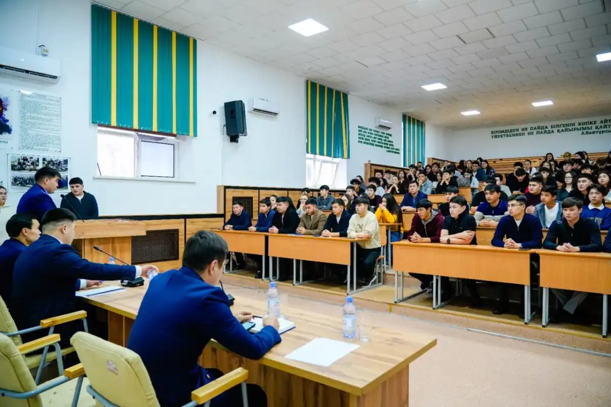 Профилактика сталкинга: в столице состоялся учебный судебный процесс для молодежи