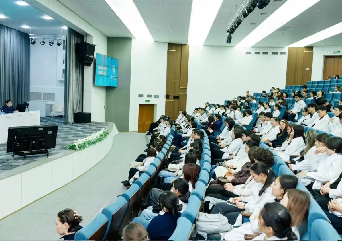 В Астане более 200 студентов приняли участие в лекции прокуратуры о профилактике преступлений