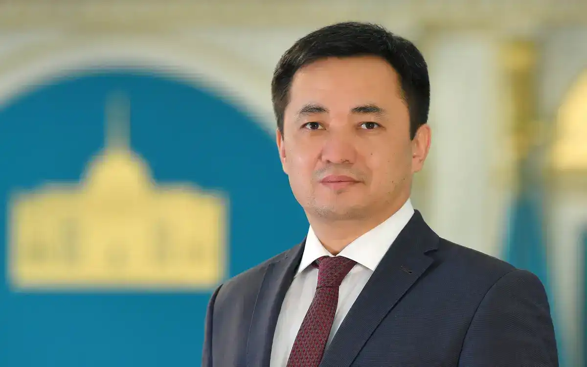 Айбек Дадебай: Президент лично участвовал в подготовке текста новой Конституции