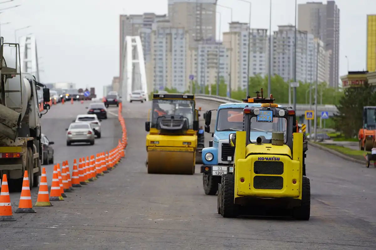 Усилить контроль за ремонтом дорог поручили акиматам