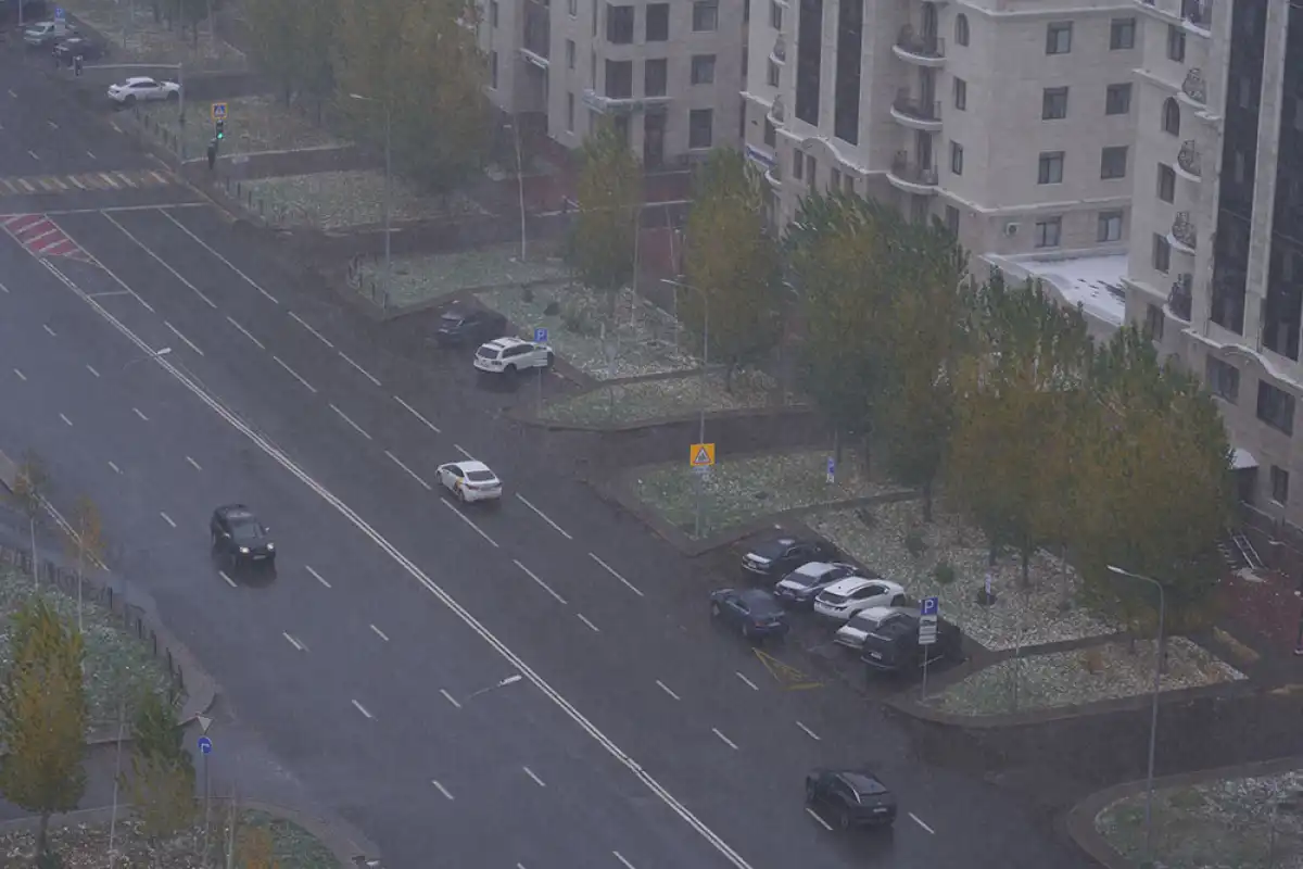 Снежные порывы и ледяные дороги ожидаются в столице