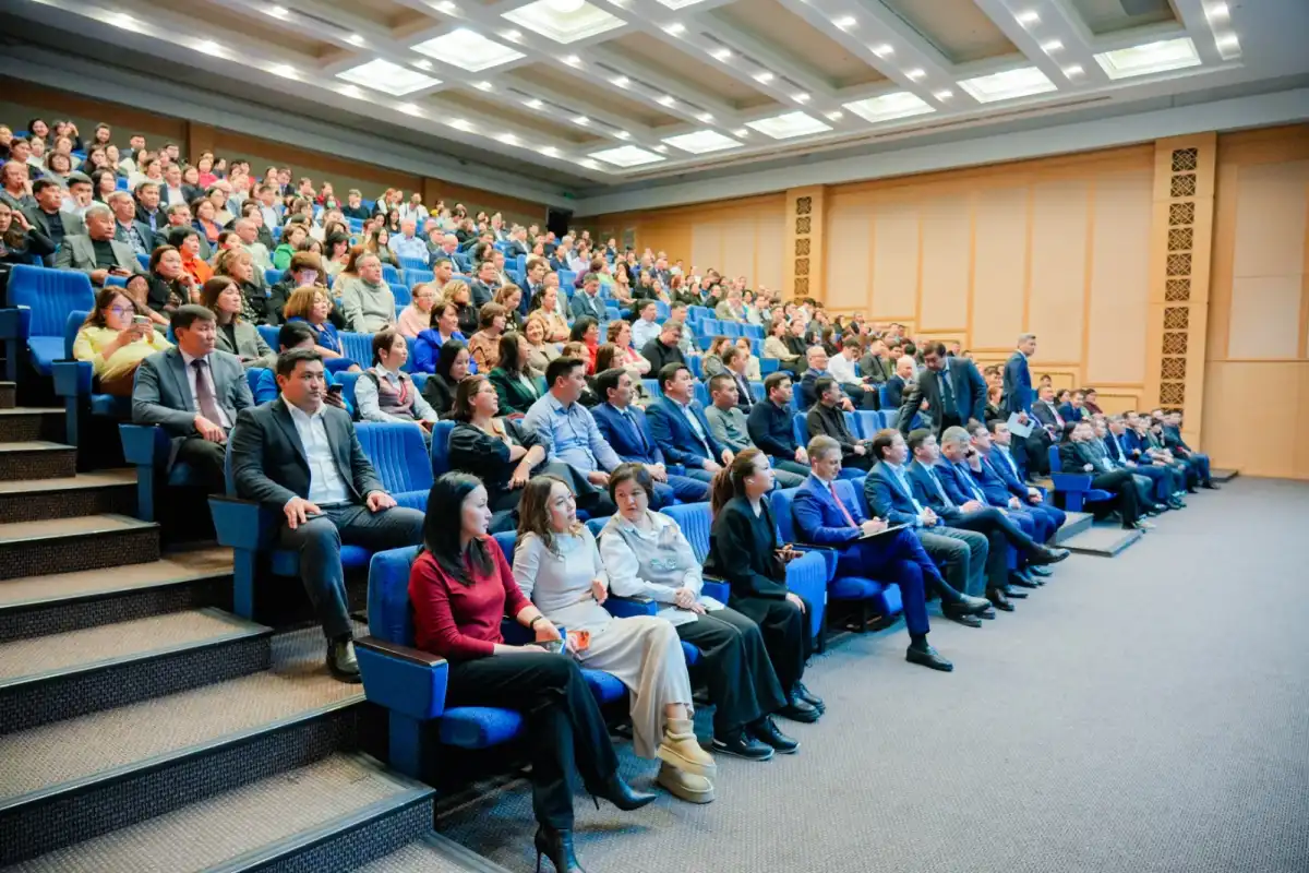 В Астане обсудили проект новой Конституции с коллективом KEGOC