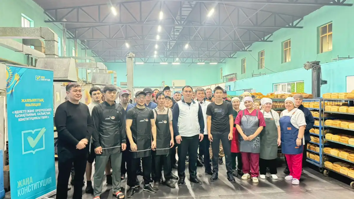 В Астане продолжаются встречи с трудовыми коллективами по разъяснению положений новой Конституции