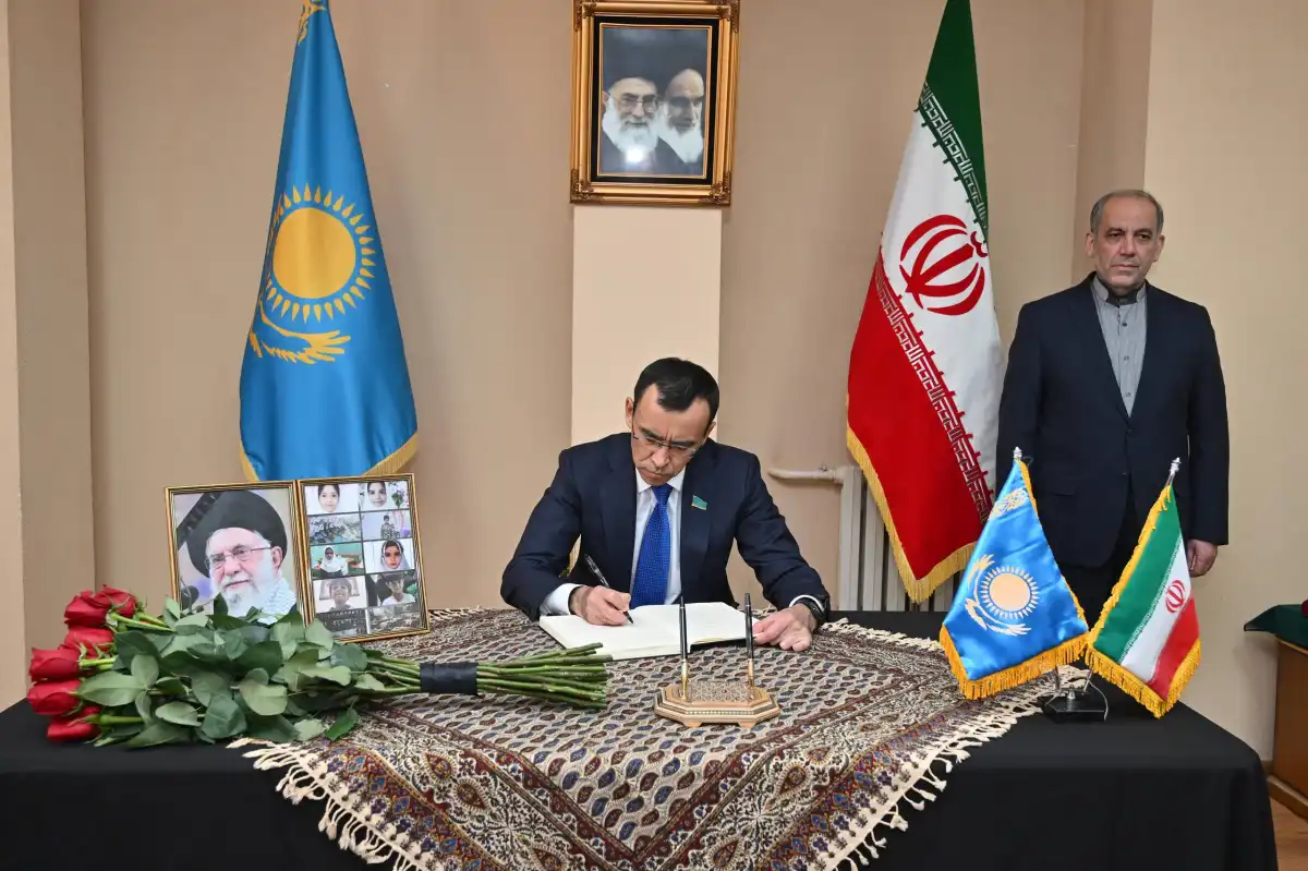 Маулен Ашимбаев посетил Посольство Ирана в Казахстане