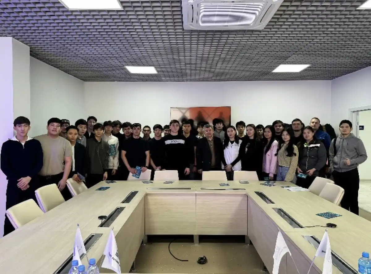 На заводе «ВМП Астана» прошла встреча по разъяснению проекта новой Конституции