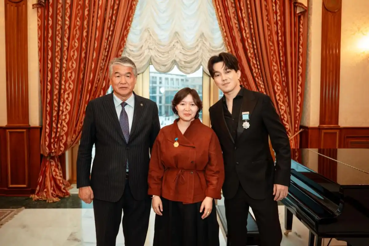 Димаш Кудайберген получил высшую награду ТЮРКСОЙ