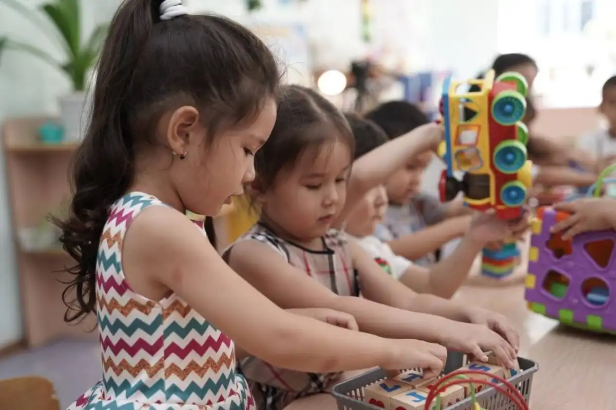 Детсадовцев в Казахстане начали приобщать к профессиям