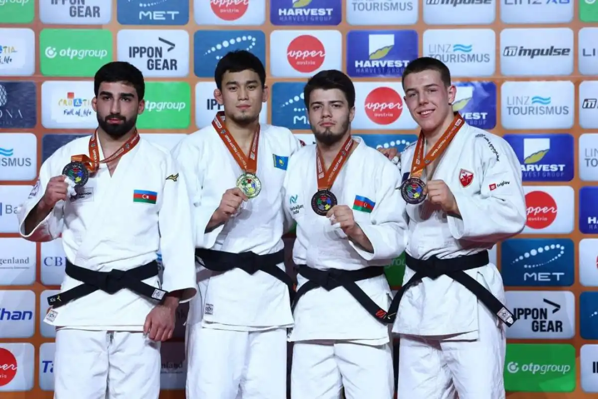 Казахстанские дзюдоисты завоевали золото и бронзу на турнире Гран-при в Австрии