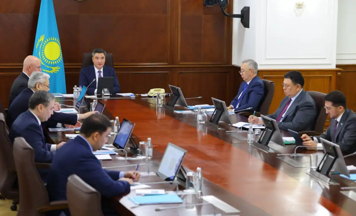 Олжас Бектенов поручил наращивать объемы доступной коммерческой ипотеки