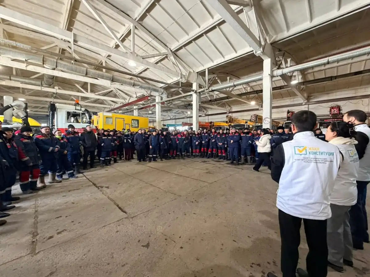 Изменения в энергетике и права человека: коллективу «Теплотранзита» разъяснили проект новой Конституции