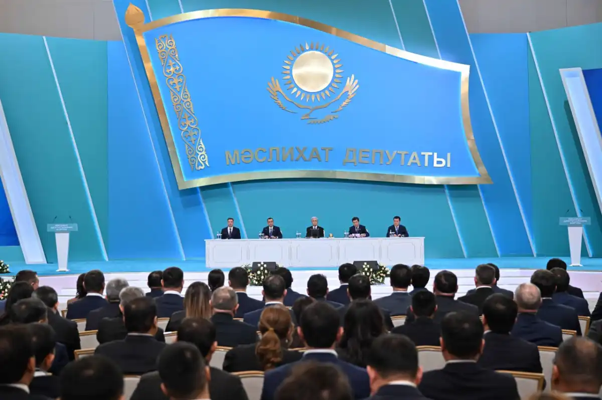 Президент участвует в республиканском форуме депутатов маслихатов