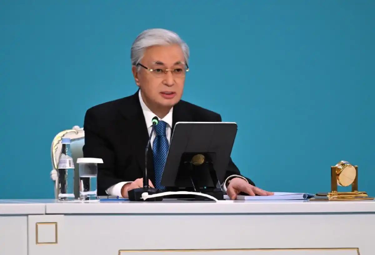 Токаев: Казахстан эвакуировал около 9 тысяч граждан из зоны боевых действий