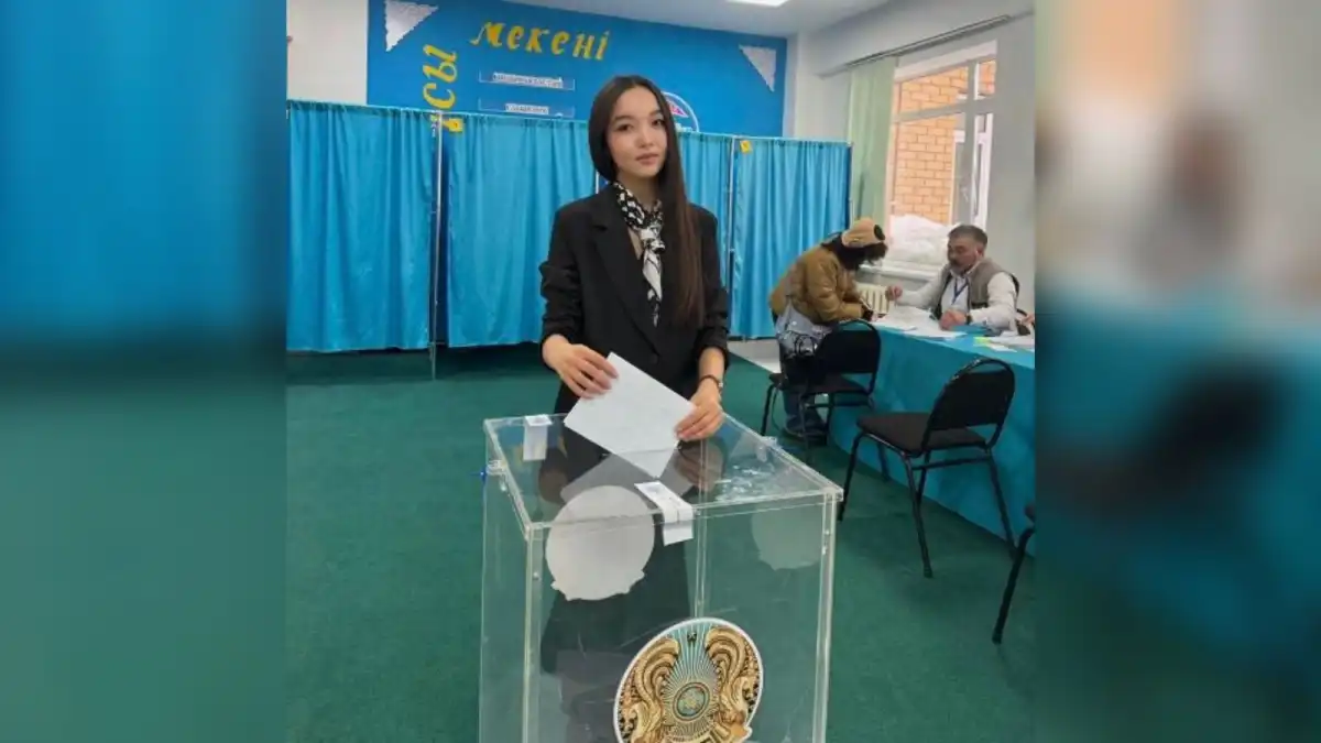 В Астане 18-летняя жительница впервые приняла участие в голосовании