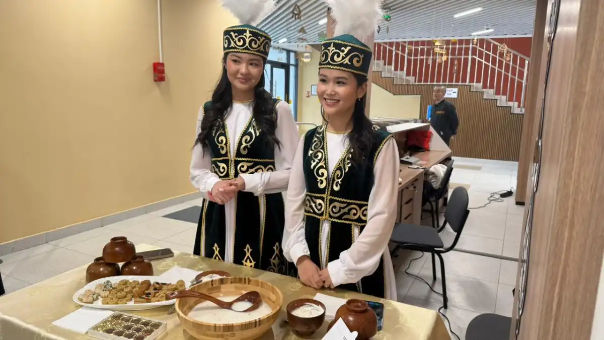 С национальным колоритом проходит референдум на избирательном участке №500 в столице