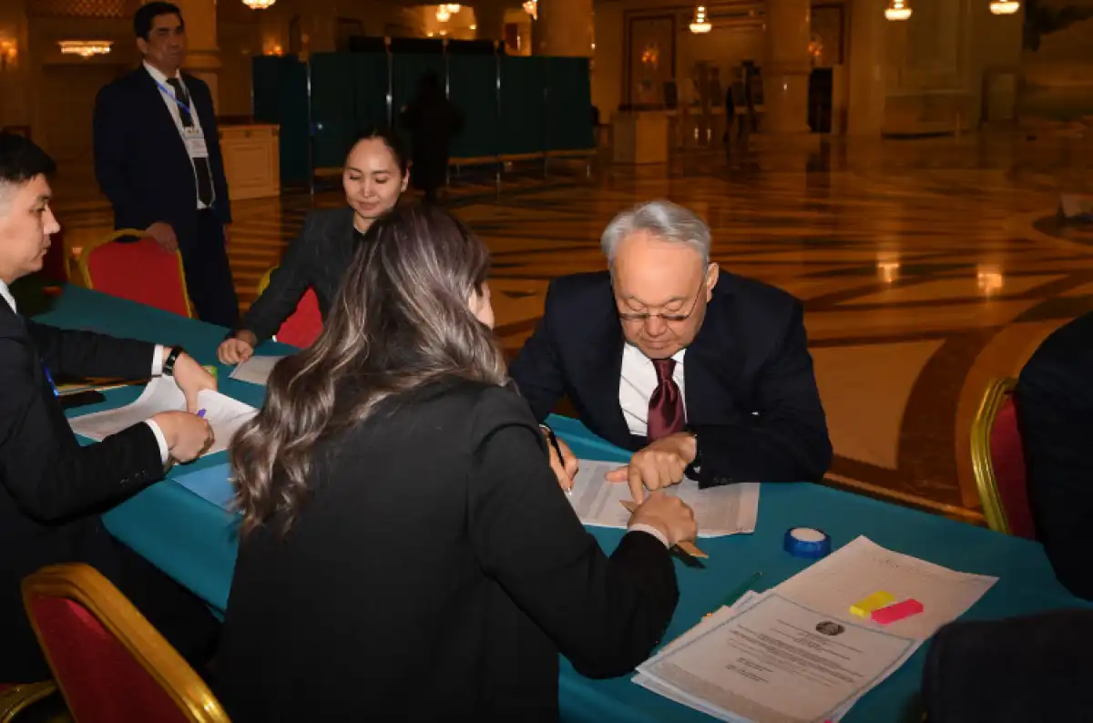 Нурсултан Назарбаев: Желаю, чтобы эта Конституция работала на благо нашего народа