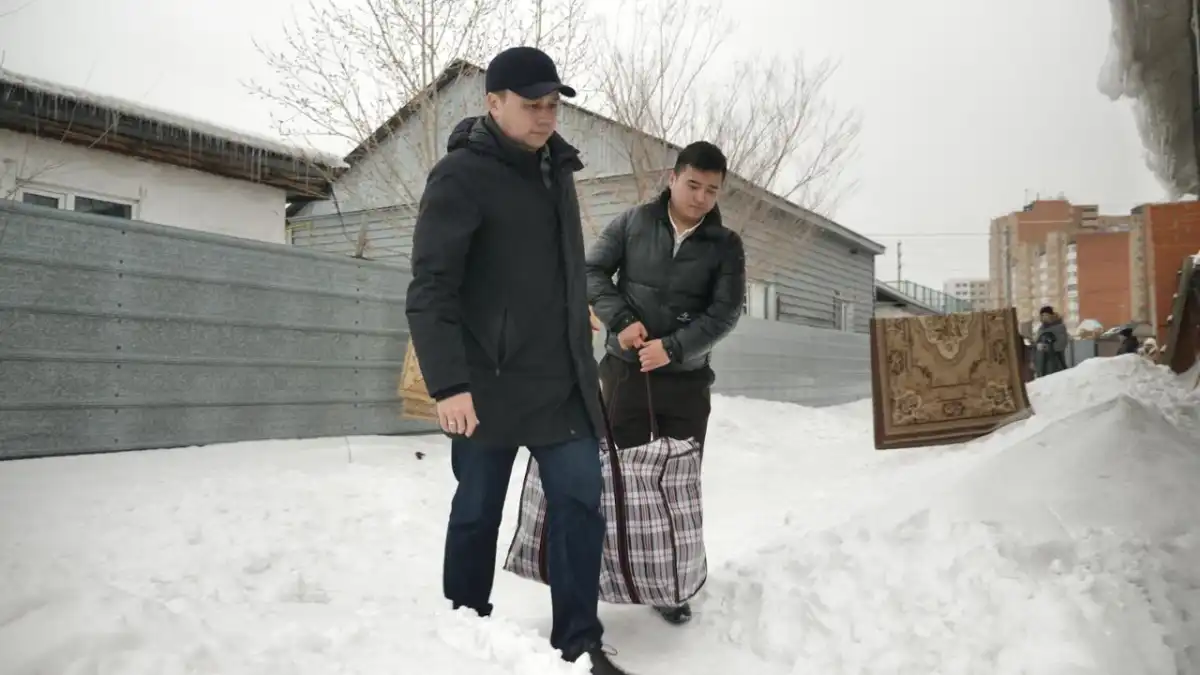 «Марафон добрых дел»: в Астане сотням семей вручили продуктовые корзины