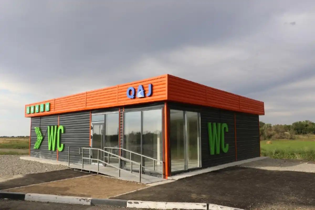 За закрытый туалет на трассе наказали сотрудников «КазАвтоЖола»