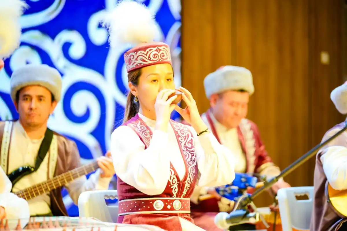 Традиции сквозь века: как национальная одежда объединяет поколения