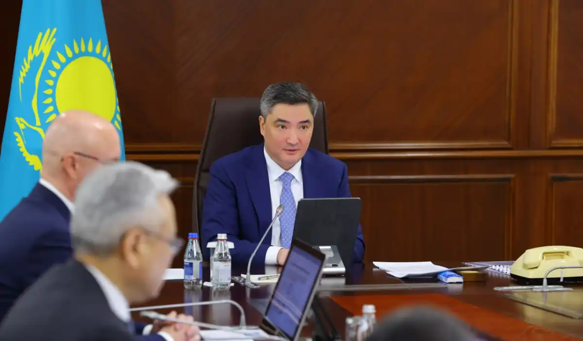 Премьер-министр поручил ускорить принятие новых конституционных законов