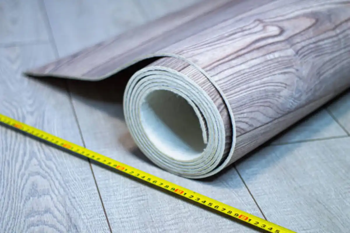 Некачественный линолеум без маркировки продавали в Атырау