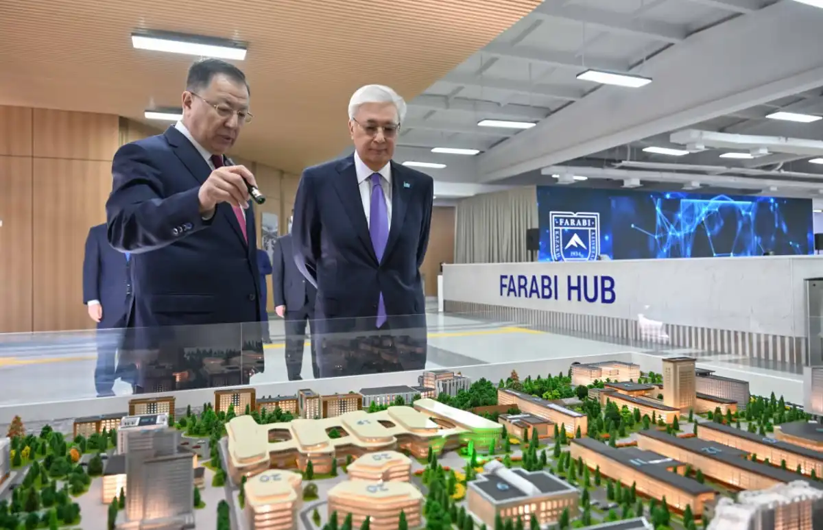 Президент посетил Казахский национальный университет имени аль-Фараби