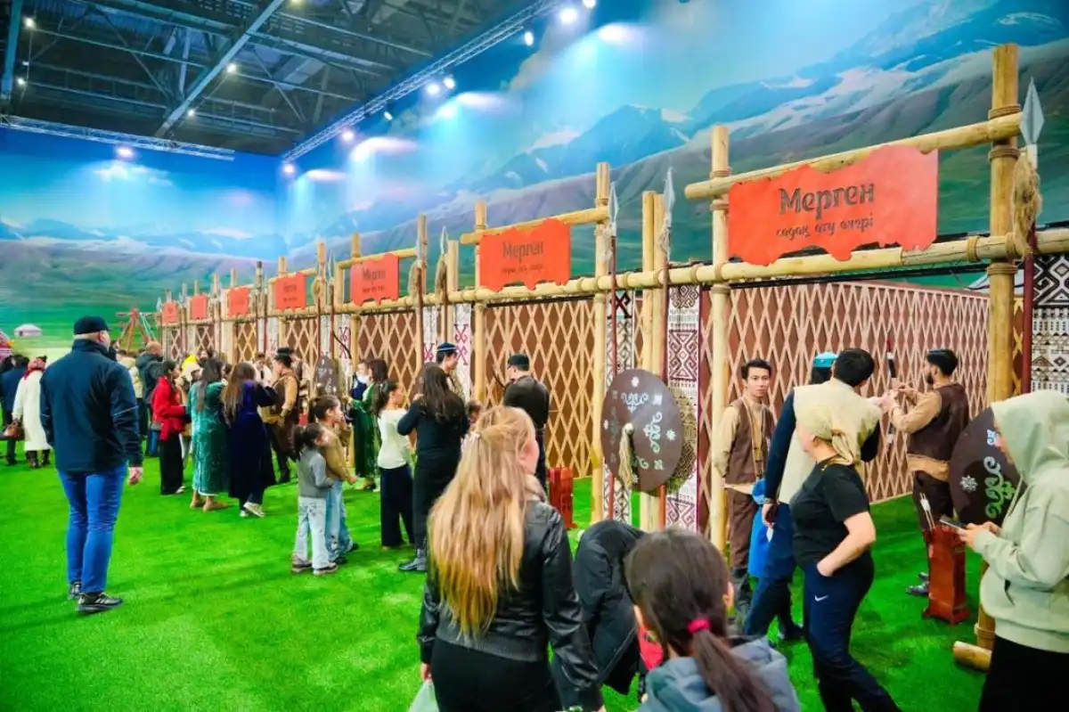 AI Sport и робот-вратарь: как технологии оживили Наурыз в столице