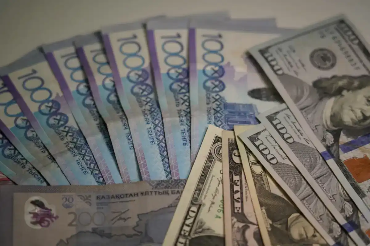 Курс валют в обменниках Астаны на 24 марта