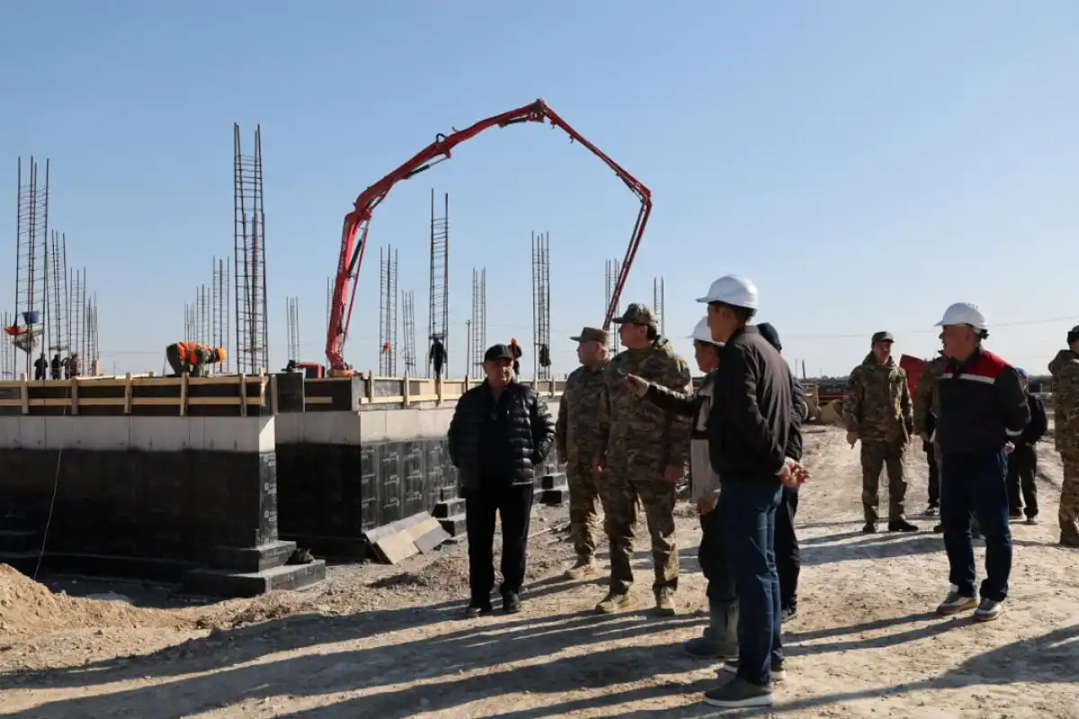 Современные казармы строятся для военнослужащих в двух городах Казахстана