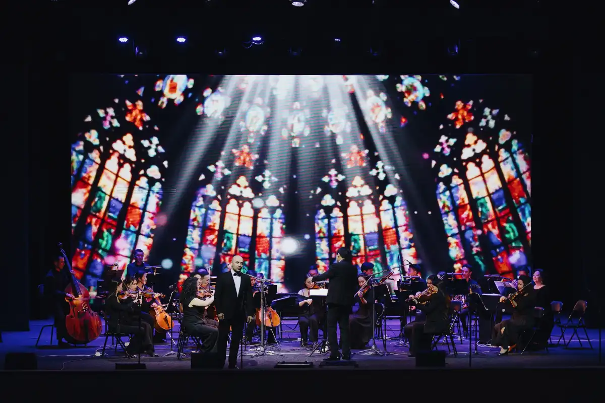 2000 зрителей встретили артистов «Астана Опера» бурными аплодисментами