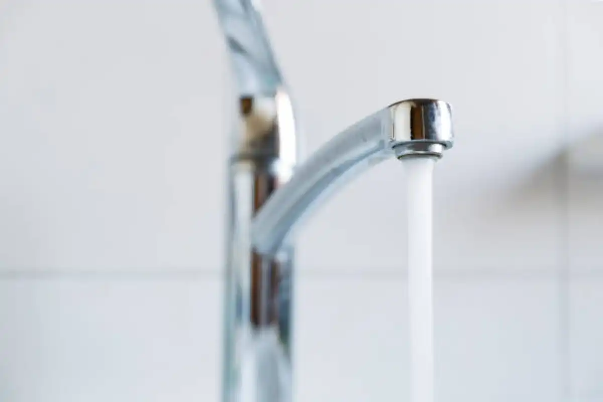 Вода из-под крана может «позеленеть» 4 апреля в Астане