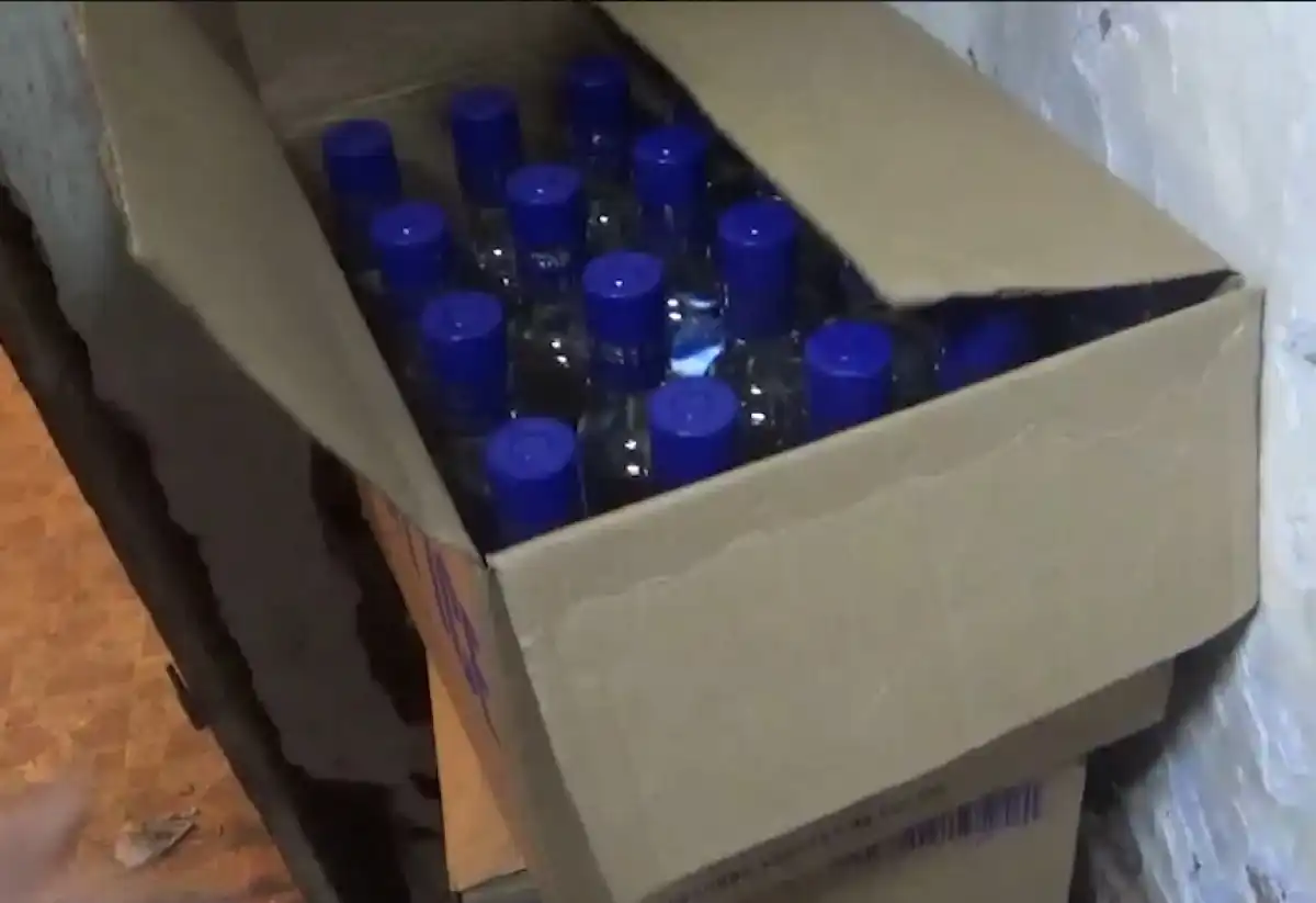 Более 12 тысяч бутылок поддельной водки изъяли в Семее