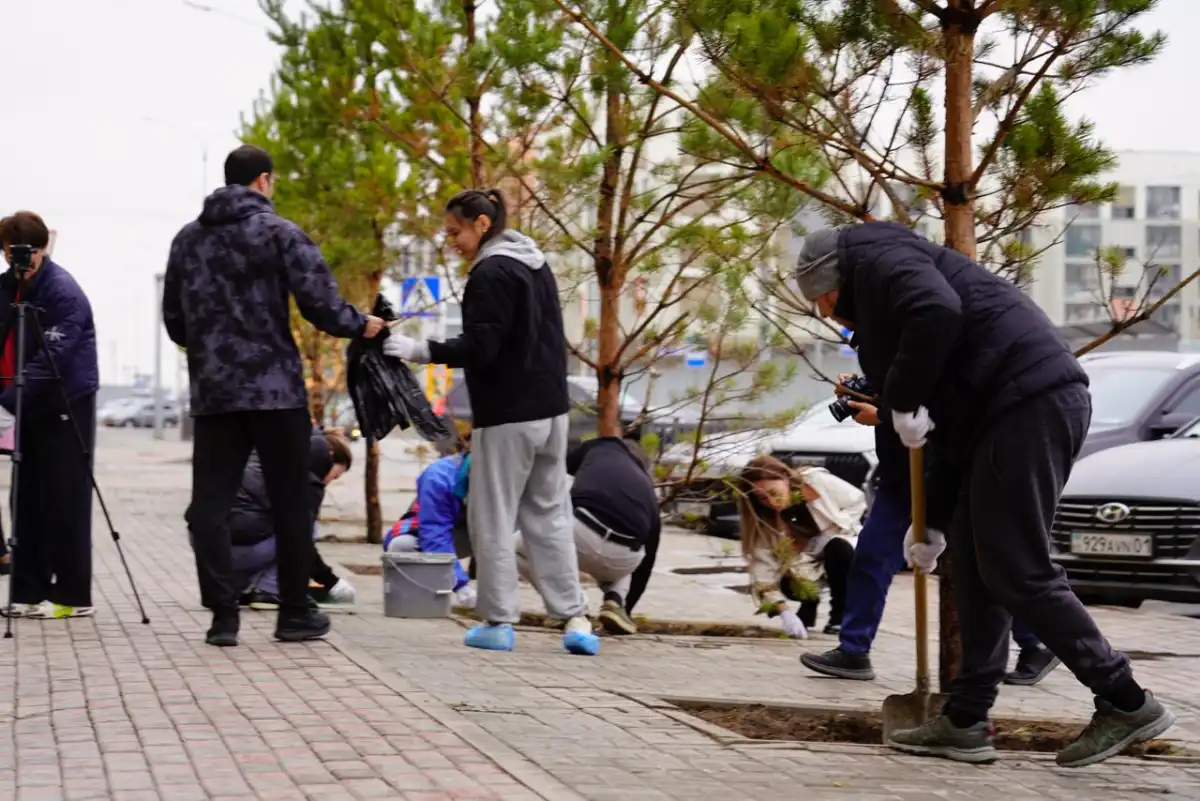 Более 30 сотрудников Alpha gym приняли участие в субботнике в Астане