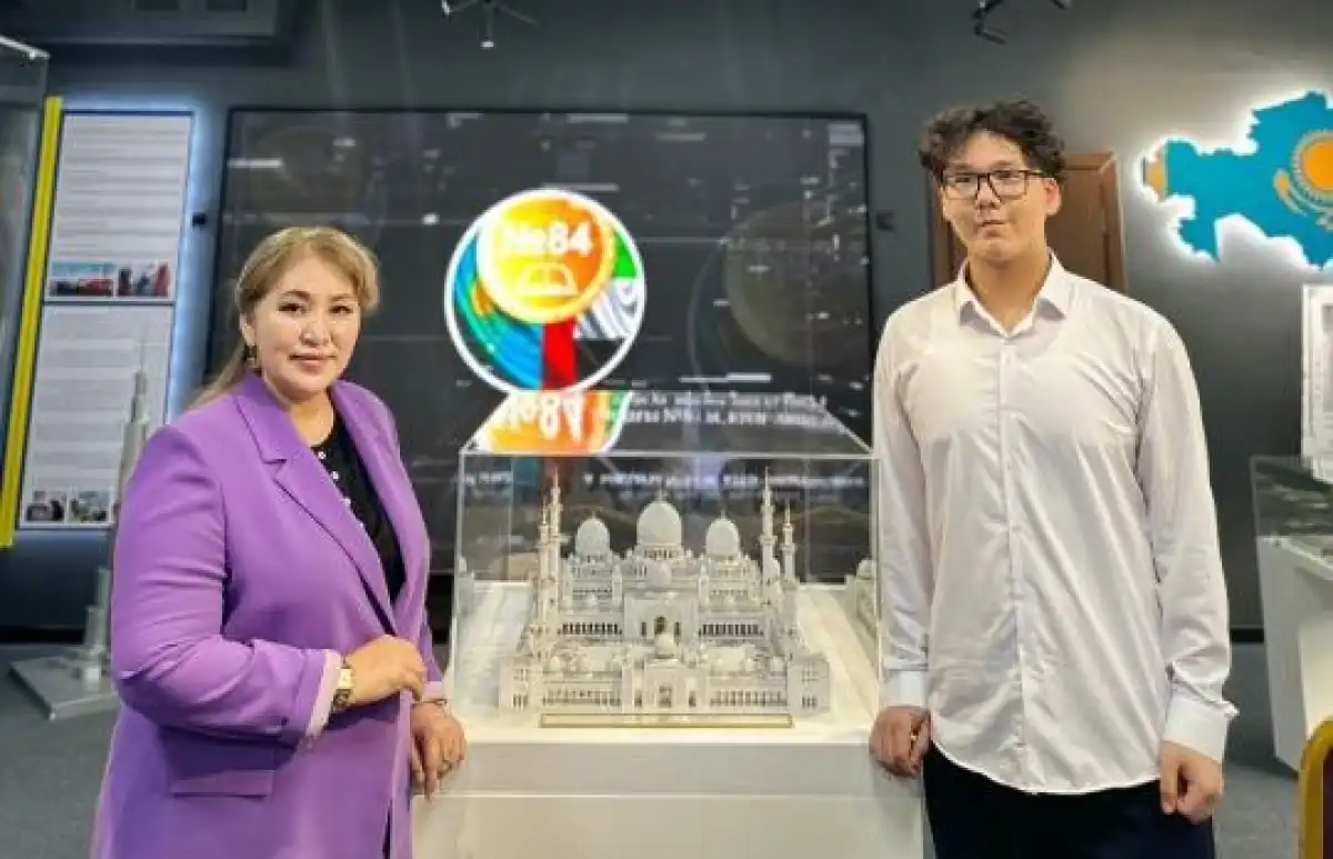 В Астане школьник создал систему цифрового обучения