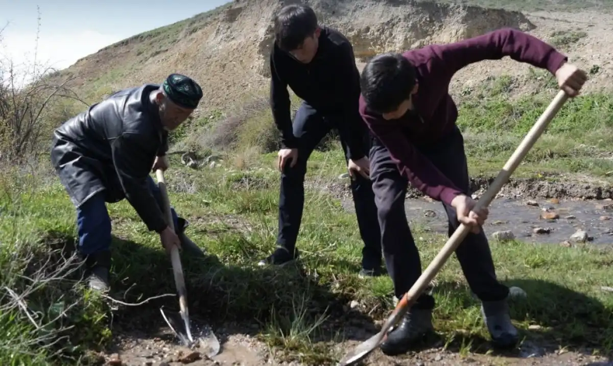 Сельчане очистили родник Шонкара в Жамбылской области