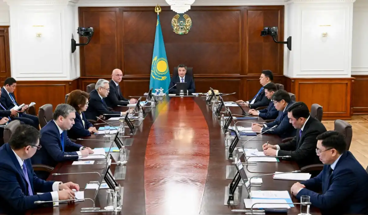 Премьер-министр указал на риски срыва темпов ввода жилья в стране