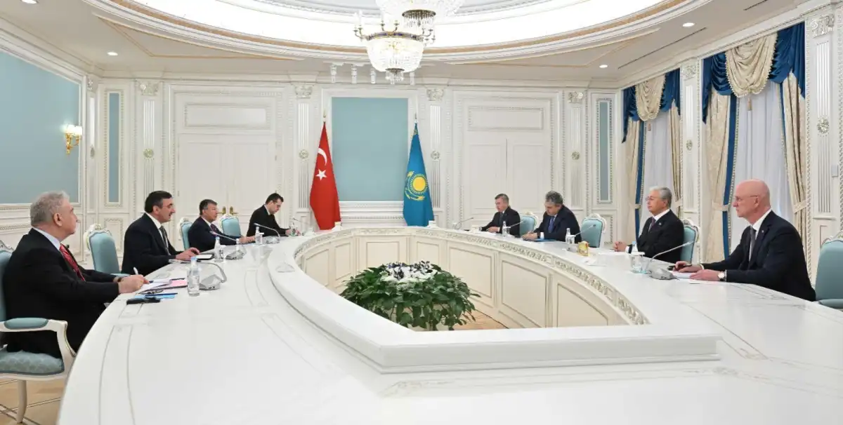 Глава государства принял Вице-президента Турции