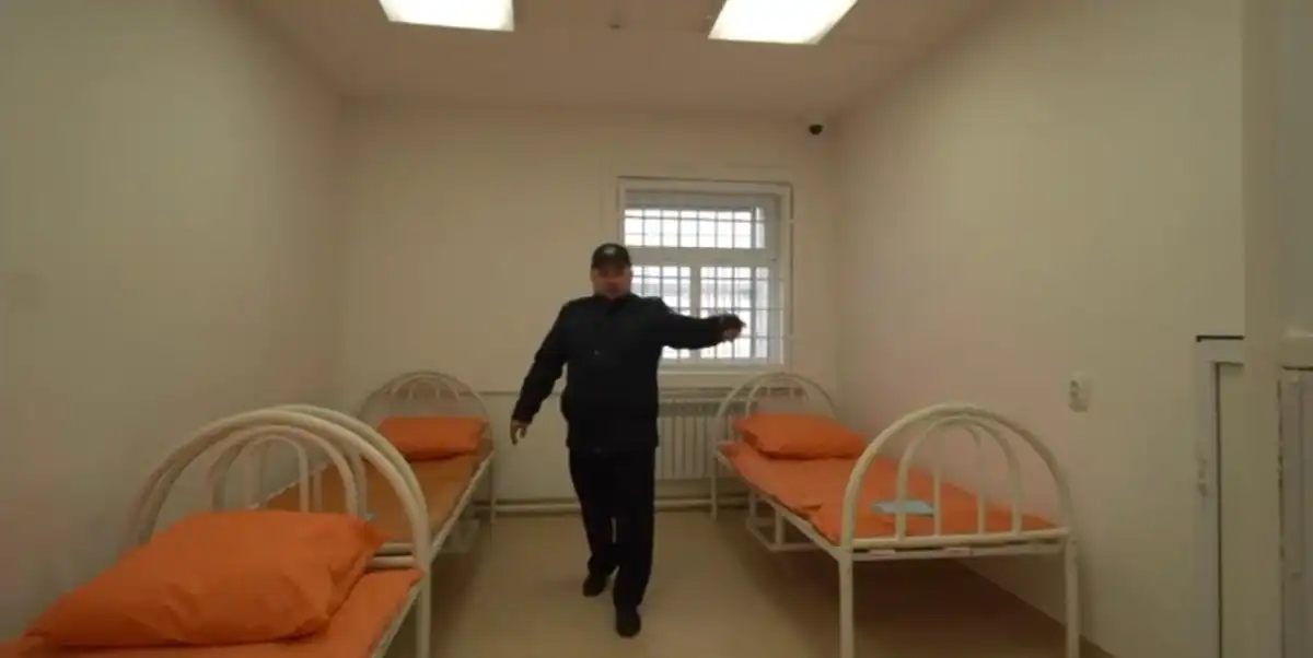 Столичным студентам организовали экскурсию в следственный изолятор