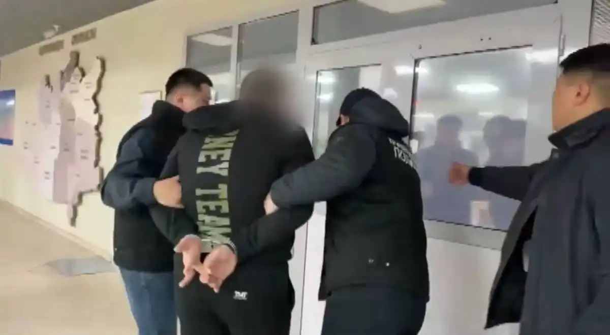 Разыскиваемый за тяжкое преступление 5 лет прятался в тайнике в Караганде