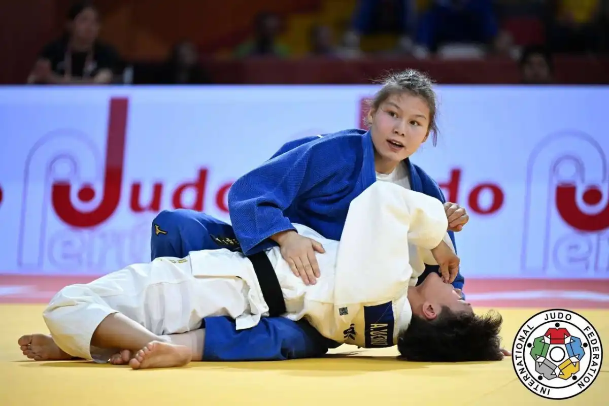Казахстанские дзюдоисты завоевали серебро чемпионата Азии в Китае