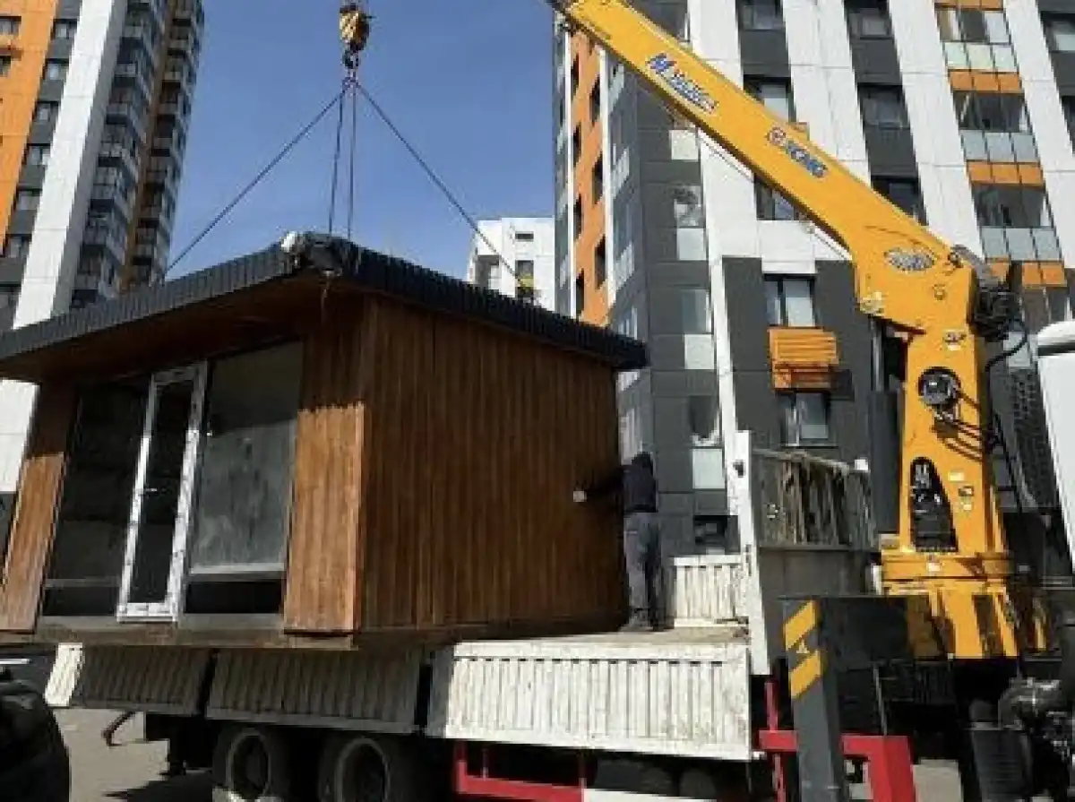 «Закон и порядок»: в Астане ведутся работы по демонтажу незаконно установленных торговых павильонов