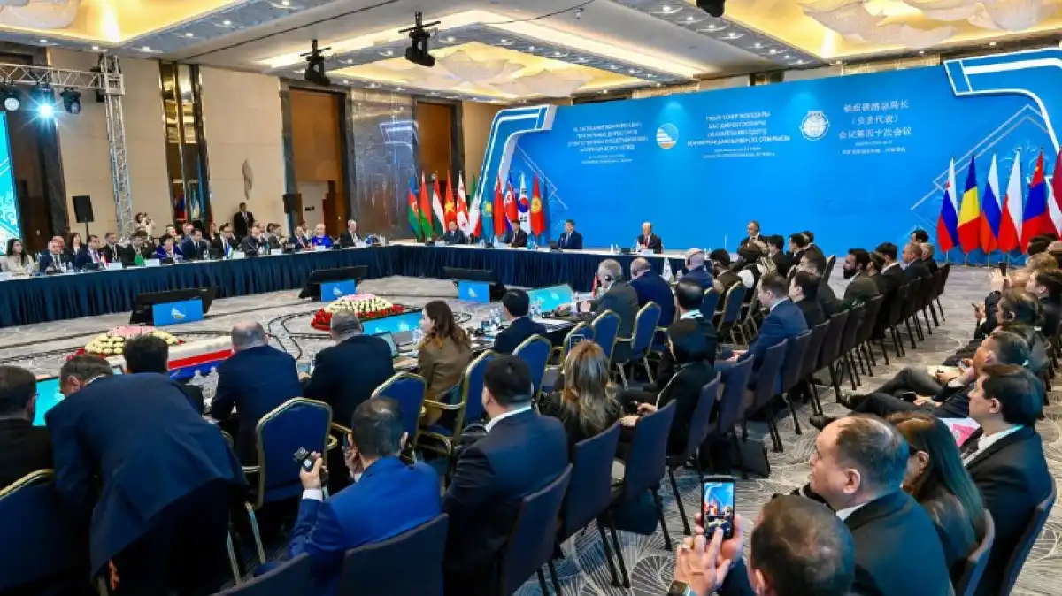 В ближайшие 4 года Казахстан построит 5 тыс. км новых железных дорог – Олжас Бектенов