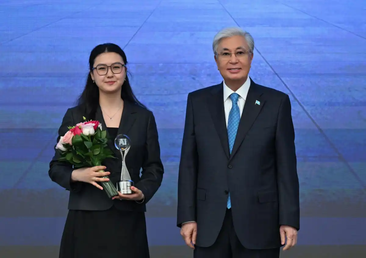 Токаев наградил победителей alem.ai battle и AI Governance Cup