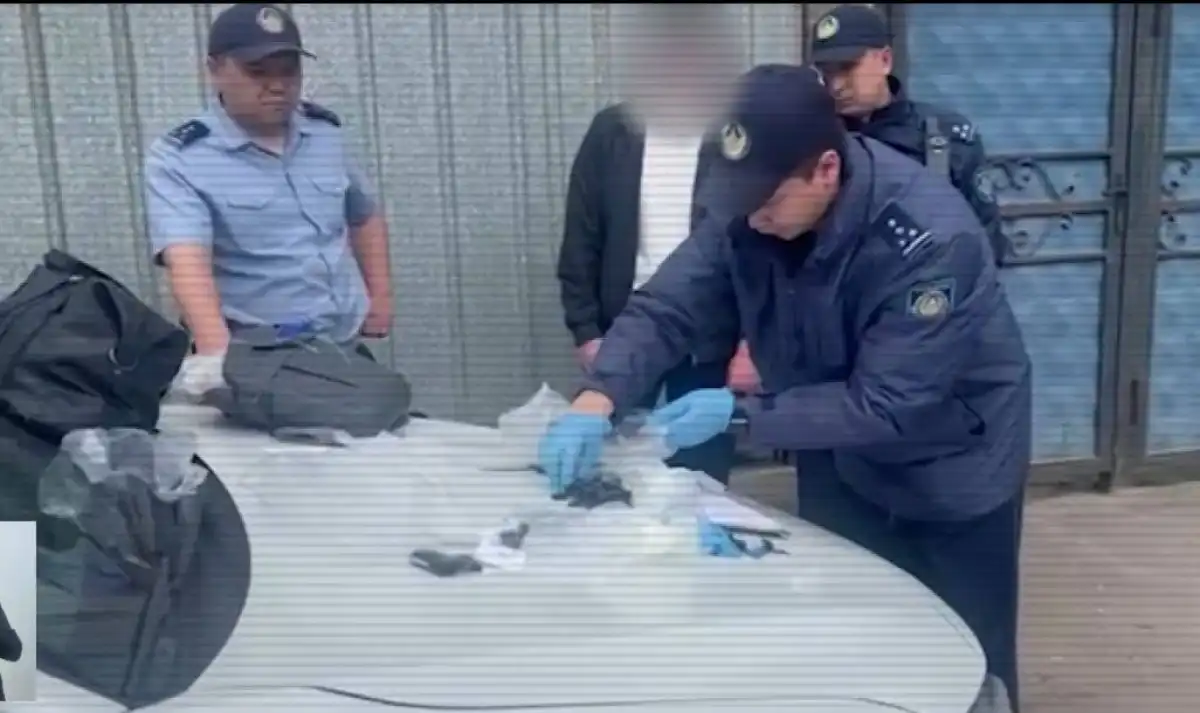 20-летнего закладчика с наркотиками задержали в Алматы
