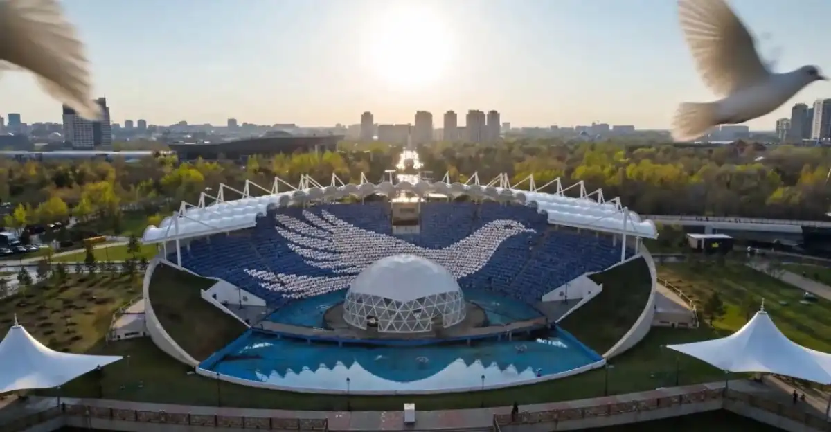 Необычный музыкальный флешмоб ко Дню единства прошел в Астане