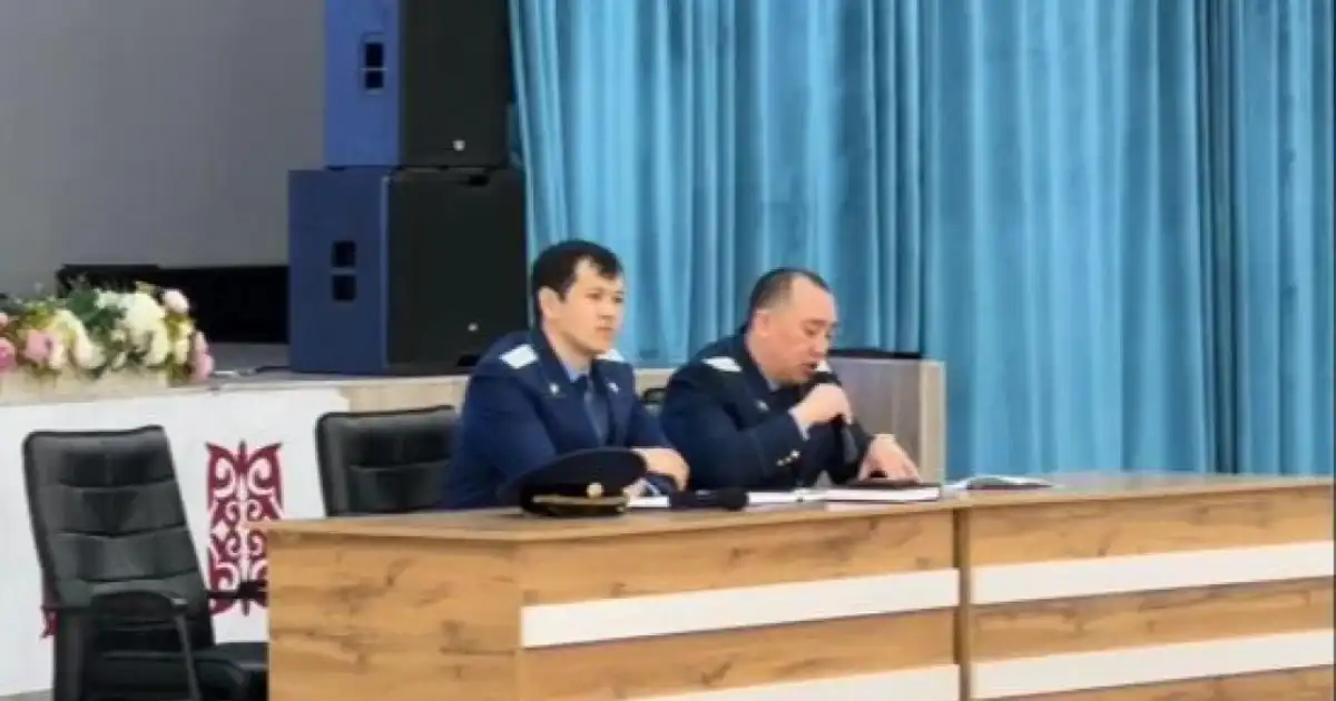 В Астане прокуроры провели лекцию для школьников