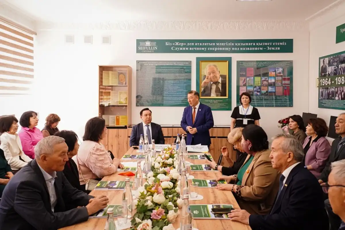 Именная аудитория профессора Михаила Спектора открылась в столичном вузе