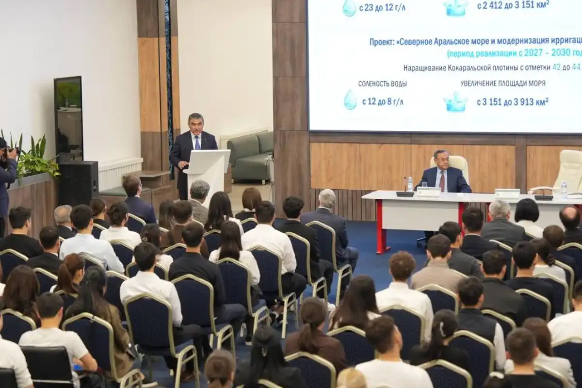 В 18 университетах по всему Казахстану одновременно прошли экочасы на тему водосбережения