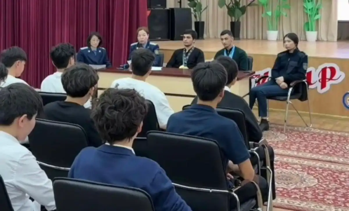 Лекцию для школьников с участием титулованных спортсменов организовала прокуратура Астаны