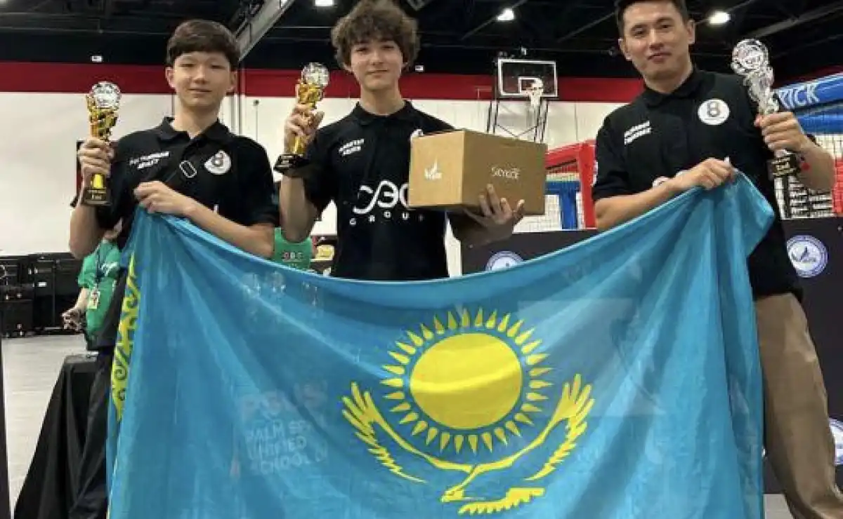 Школьник из Астаны стал лучшим на международном чемпионате по дрон-футболу в США