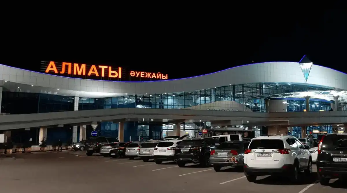 Аэропорт Алматы наказали за подтопление терминала